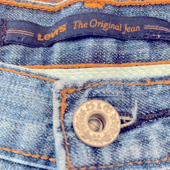 Levi’s Women's Boyfriend Denim Shorts Sz 2P - Picture 6 of 8